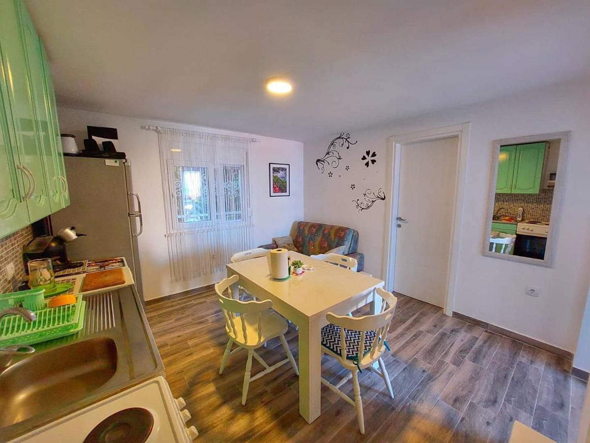 Apartments Marina Utjeha-Bušat Eksteriør billede