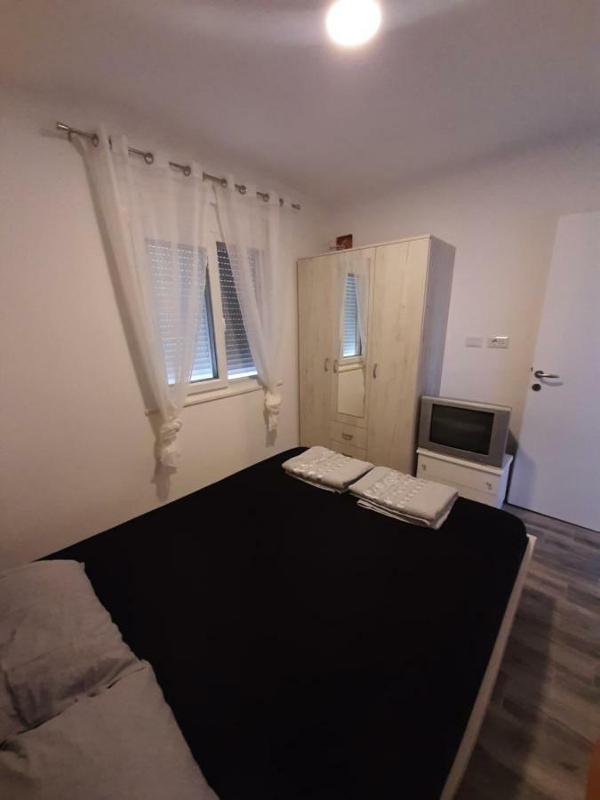Apartments Marina Utjeha-Bušat Eksteriør billede